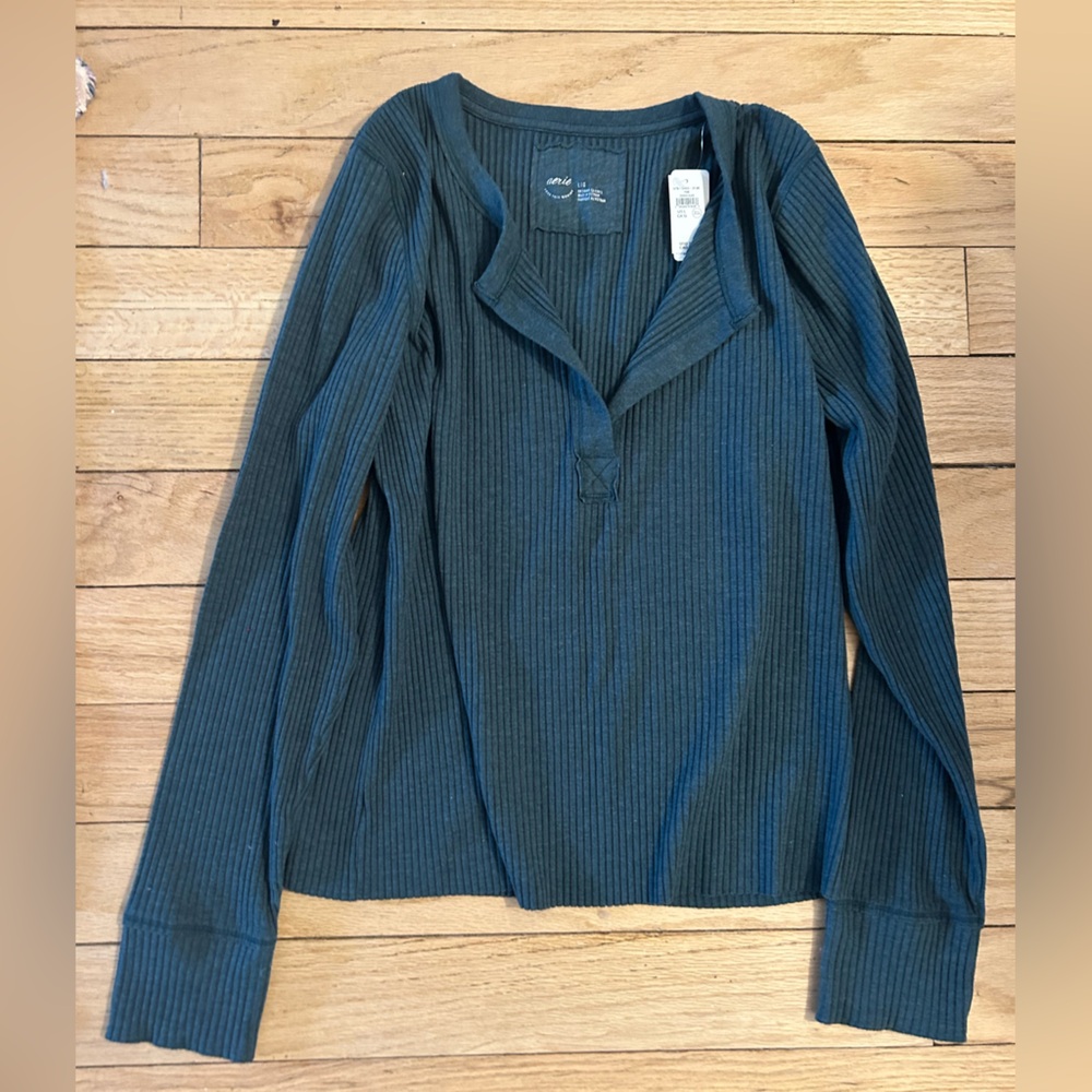 Long sleeve Aerie green, ribbed shirt